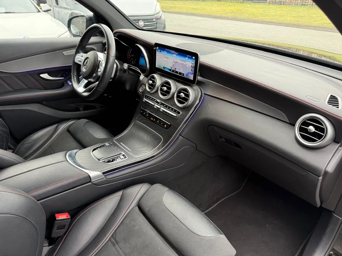 300e 4MATIC Premium | 1E EIGENAAR | 3/6/12MND GARANTIE | DAB | LED | CARPLAY | SFEERVERLICHTING | CRUISE | CAMERA |