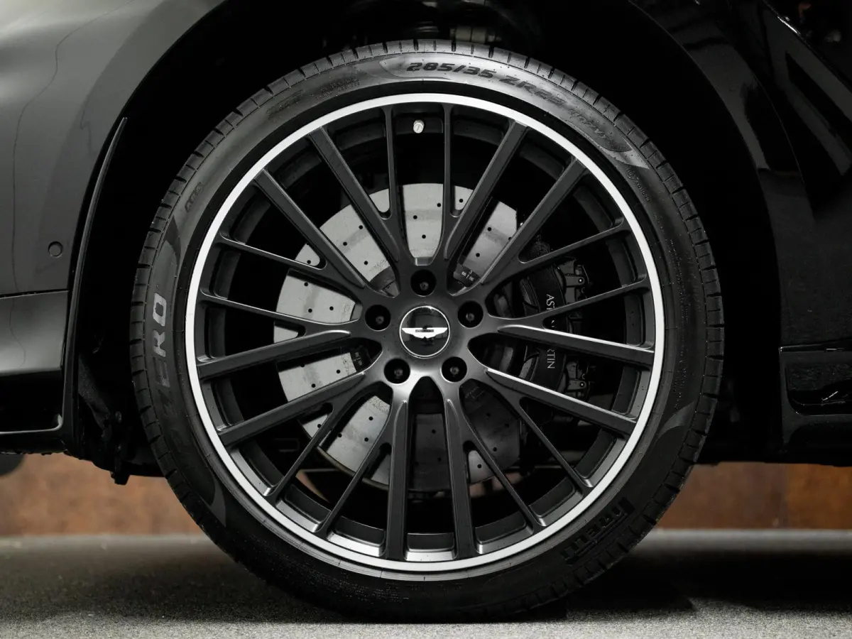 4.0 V8 707 | Carbon | Ventilatie | ACC | 360° | Keyless |