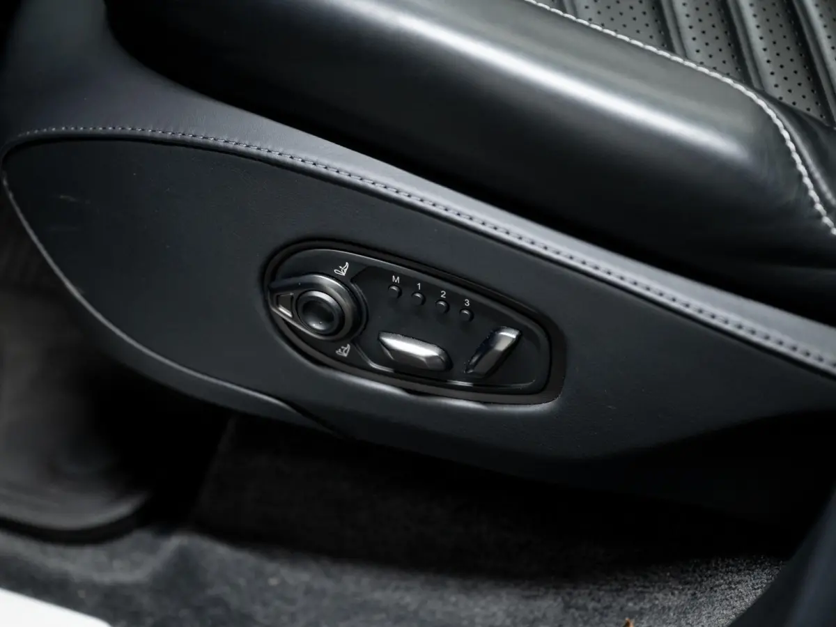 4.0 V8 707 | Carbon | Ventilatie | ACC | 360° | Keyless |