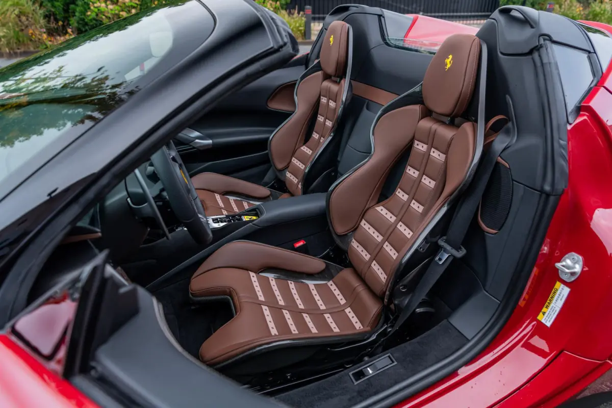 4.0 V8 | 1e Eigenaar | Two-Tone | Lift | Carplay | AFS | Camera | HiFi | Carbon | Extracampionario |