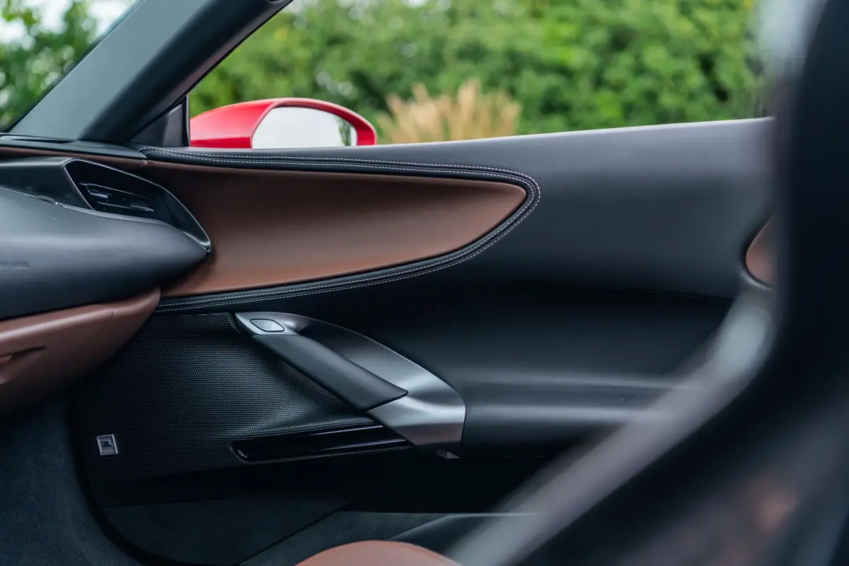 4.0 V8 | 1e Eigenaar | Two-Tone | Lift | Carplay | AFS | Camera | HiFi | Carbon | Extracampionario |