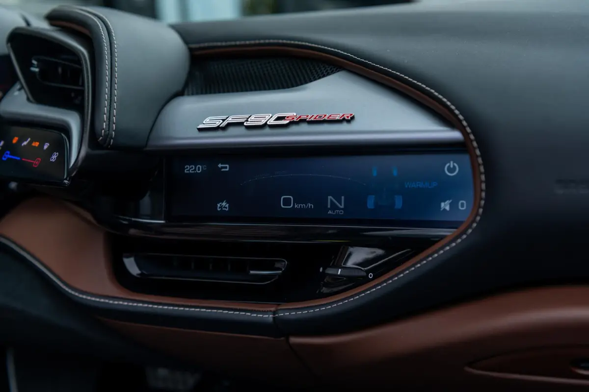 4.0 V8 | 1e Eigenaar | Two-Tone | Lift | Carplay | AFS | Camera | HiFi | Carbon | Extracampionario |