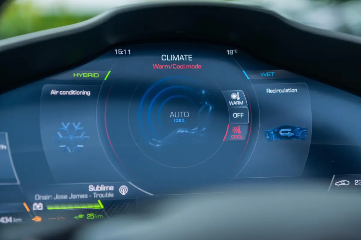 4.0 V8 | 1e Eigenaar | Two-Tone | Lift | Carplay | AFS | Camera | HiFi | Carbon | Extracampionario |