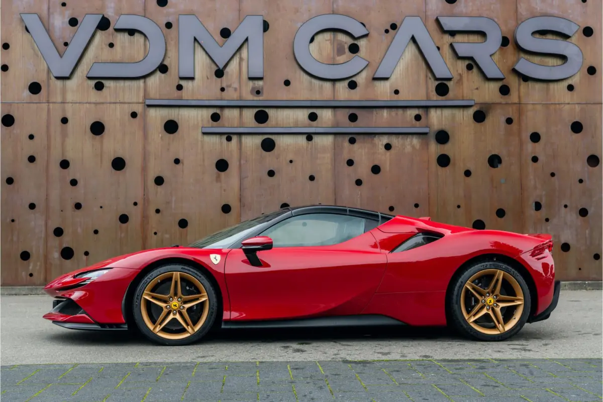4.0 V8 | 1e Eigenaar | Two-Tone | Lift | Carplay | AFS | Camera | HiFi | Carbon | Extracampionario |