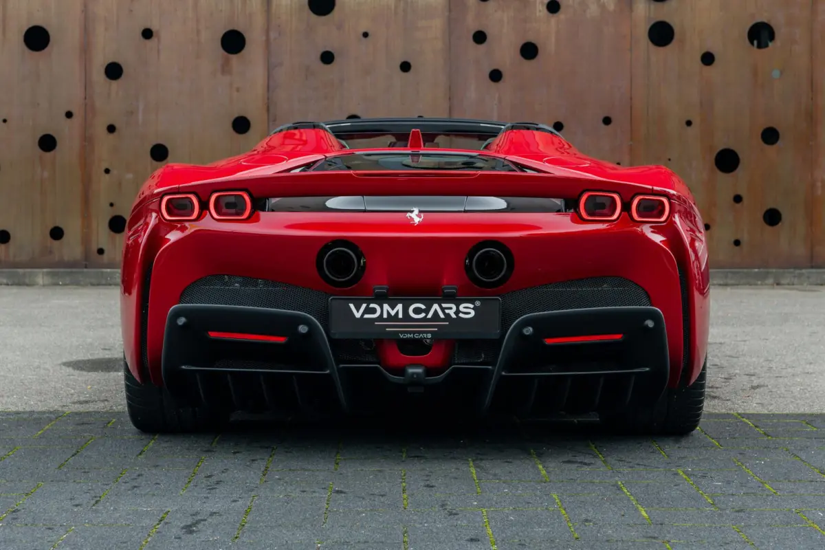 4.0 V8 | 1e Eigenaar | Two-Tone | Lift | Carplay | AFS | Camera | HiFi | Carbon | Extracampionario |