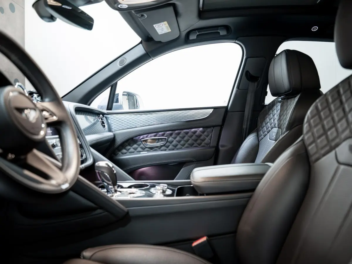 3.0 V6 Hybrid | First Edition | NAIM | Styling Spec | Massage |