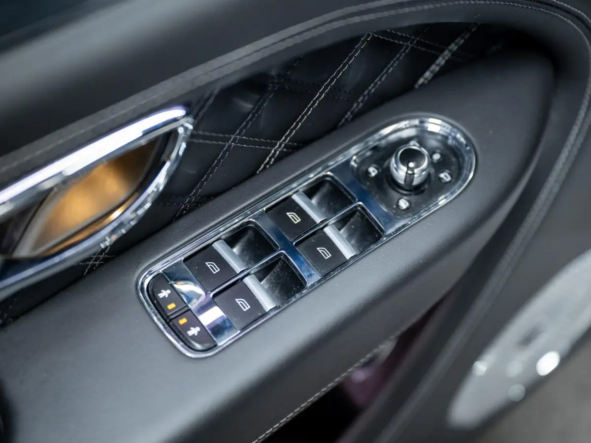 3.0 V6 Hybrid | First Edition | NAIM | Styling Spec | Massage |