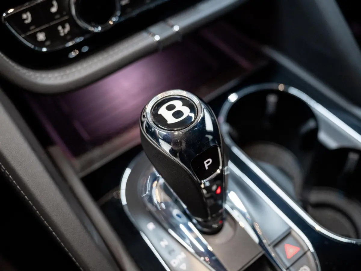 3.0 V6 Hybrid | First Edition | NAIM | Styling Spec | Massage |
