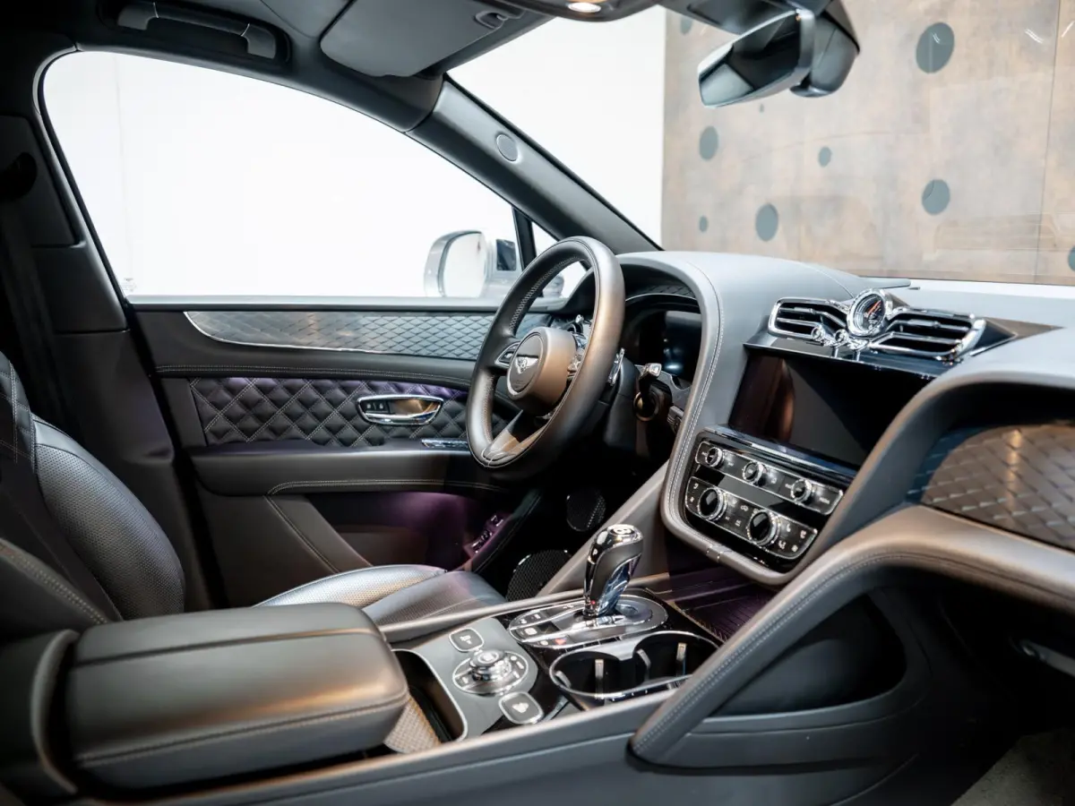 3.0 V6 Hybrid | First Edition | NAIM | Styling Spec | Massage |