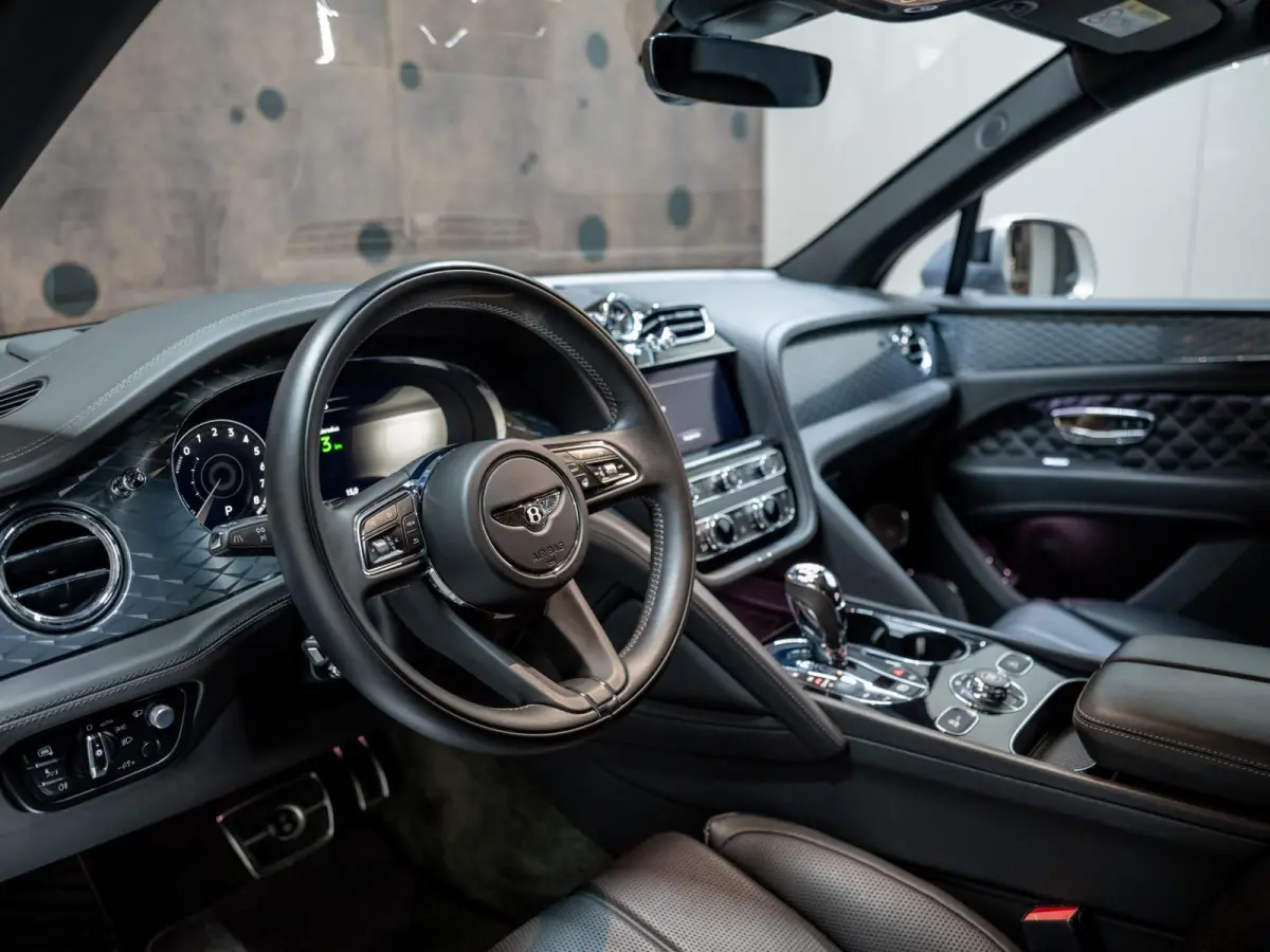 3.0 V6 Hybrid | First Edition | NAIM | Styling Spec | Massage |