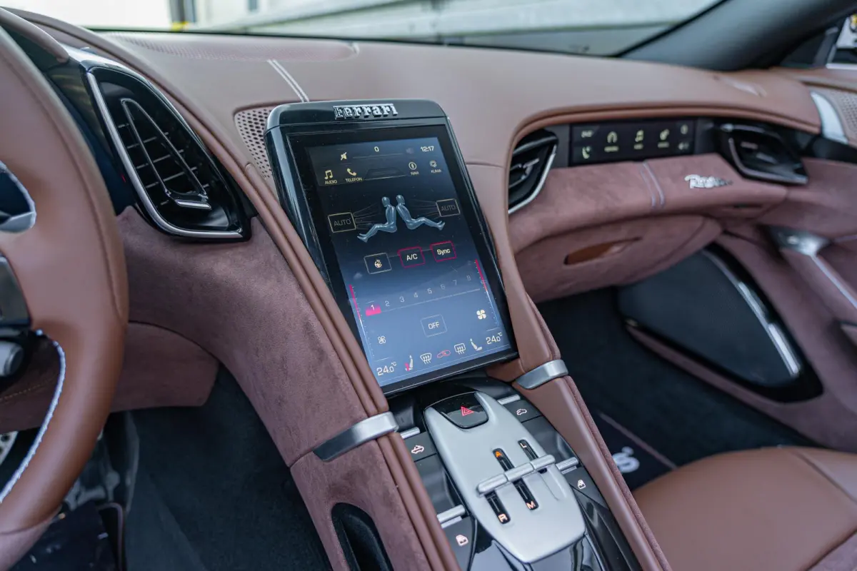 3.9 V8 | ATELIER CAR | MARRONE ROOF | FULL ADAS | CARBON |