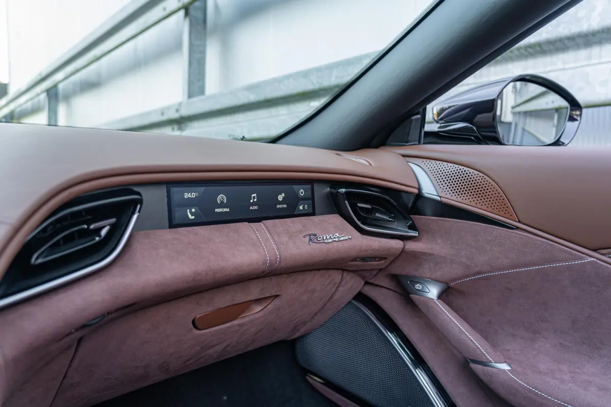 3.9 V8 | ATELIER CAR | MARRONE ROOF | FULL ADAS | CARBON |