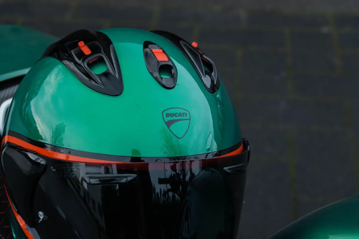 V4 for Bentley | 1e Eigenaar | Origineel NL | Limited | Incl. Jas + Helm | 1 van 500 |