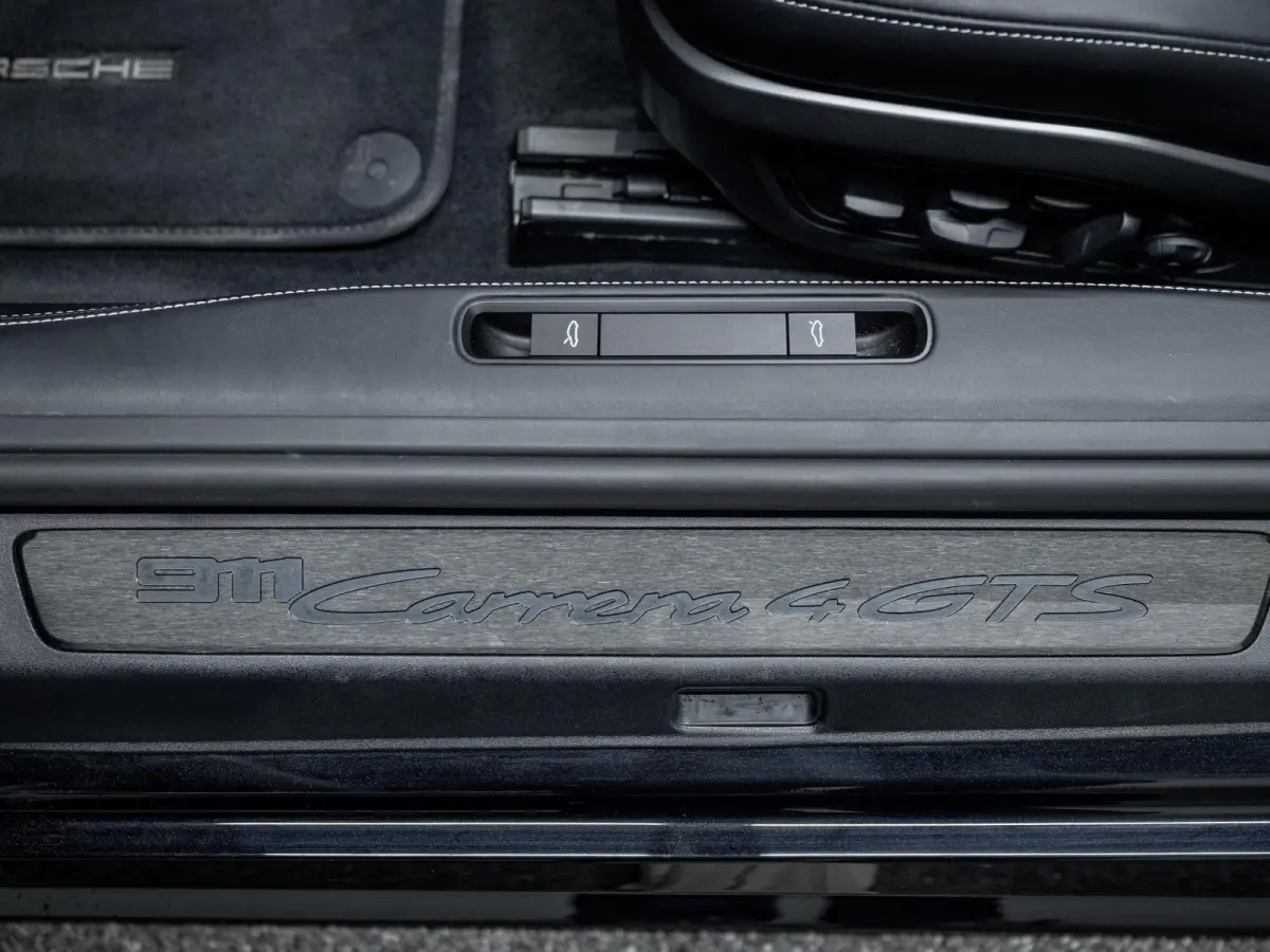 3.6 T-Hybrid Carrera 4 GTS | Lift | 18-weg | InnoDrive | Stoelventilatie |