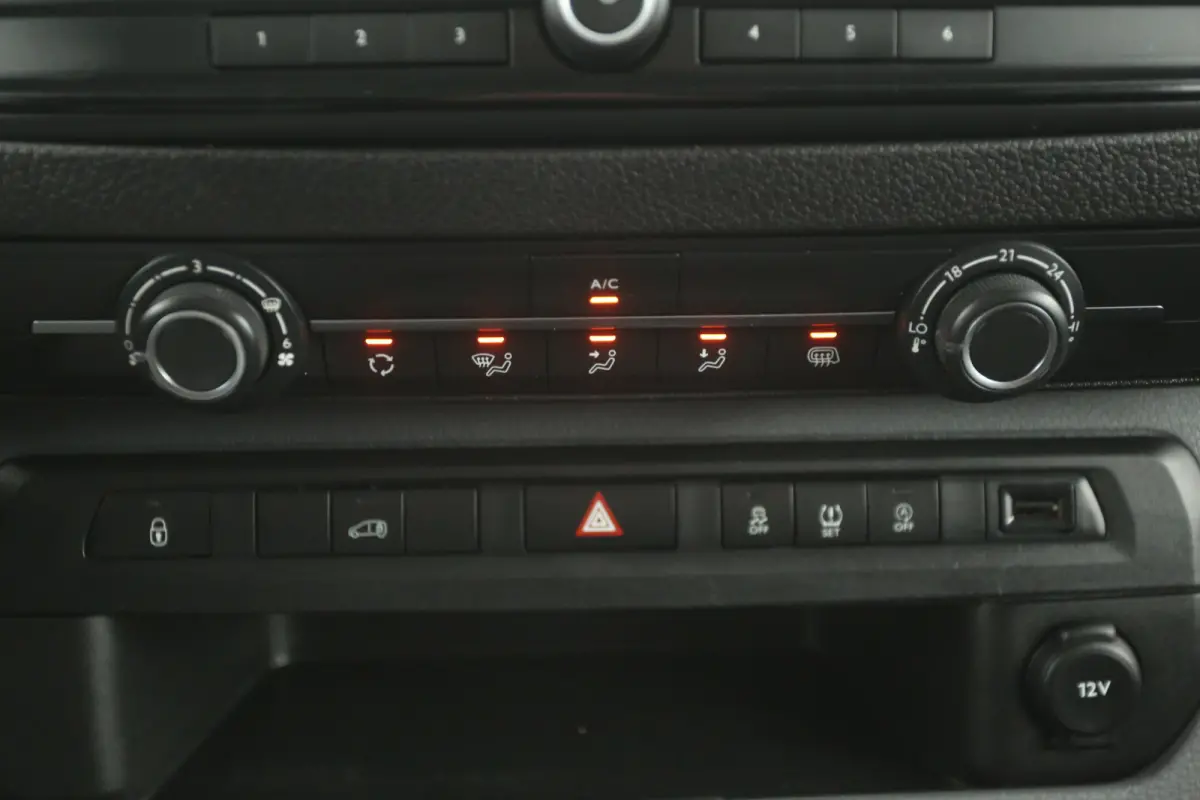 CDTI L3H1 | Airco | Cruise | 3 Zits | Trekhaak | Imperiaal | Parkeersens.