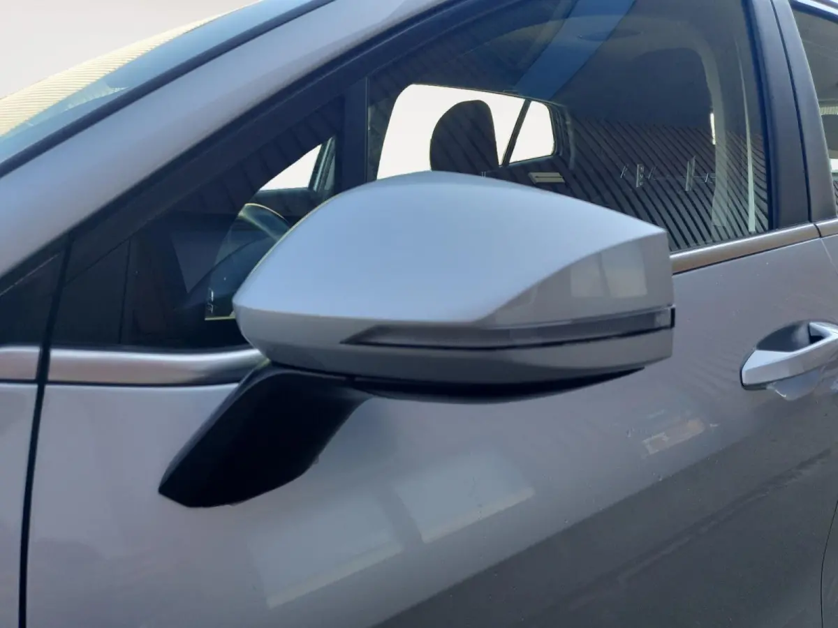 1.6T MHEV DynamicLine Edition | Stoel en stuurverwarming | Camera | Navigatie | Apple Carplay / Android Auto | Climate control |