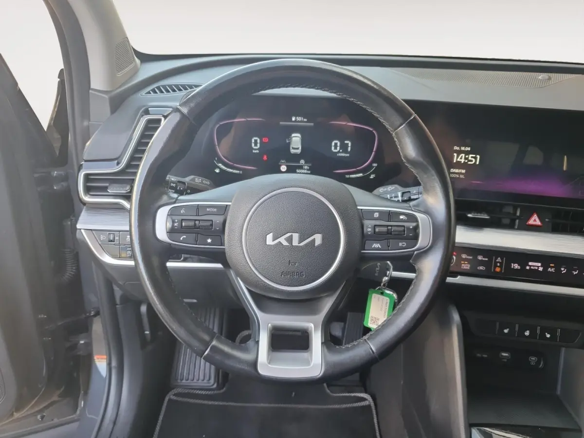 1.6T MHEV DynamicLine Edition | Stoel en stuurverwarming | Camera | Navigatie | Apple Carplay / Android Auto | Climate control |