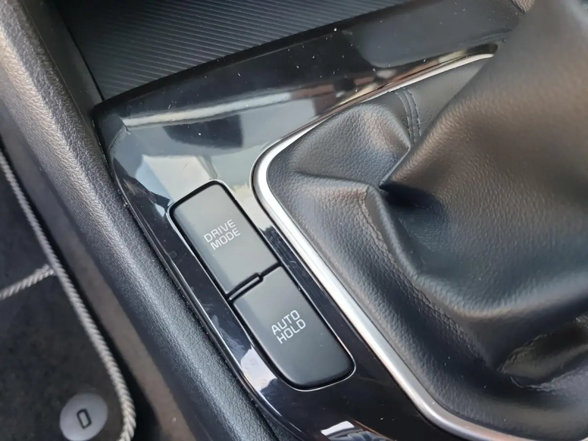 1.6T MHEV DynamicLine Edition | Stoel en stuurverwarming | Camera | Navigatie | Apple Carplay / Android Auto | Climate control |