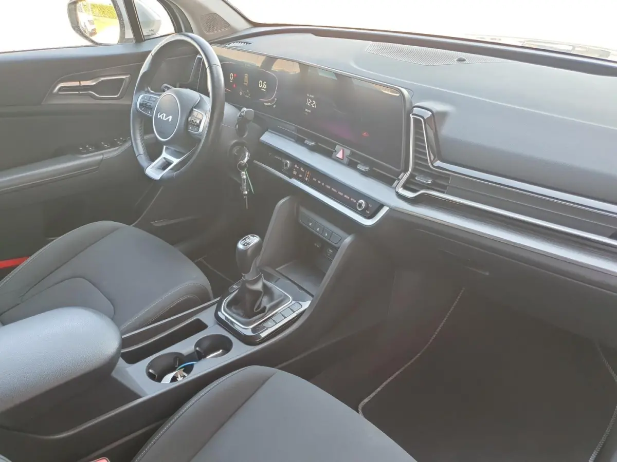 1.6T MHEV DynamicLine Edition | Stoel en stuurverwarming | Camera | Navigatie | Apple Carplay / Android Auto | Climate control |