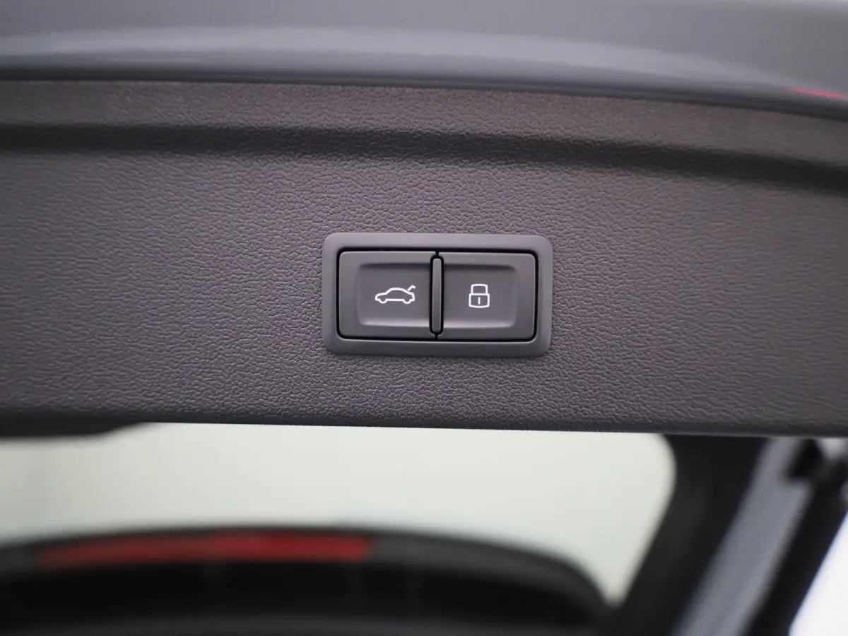 40 TFSI e Advanced edition 204 PK | Automaat | Climate Control | Stoelverwarming | Elektrische stoelverstelling | Achteruitrij Camera | Cruise Control Adaptief | Digitale Cockpit | Elektrisc