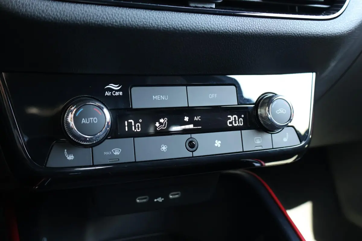 1.0 TSI 115pk DSG Monte Carlo | Camera | Adaptive Cruise | PDC | Apple Carplay | Stoelverwarming