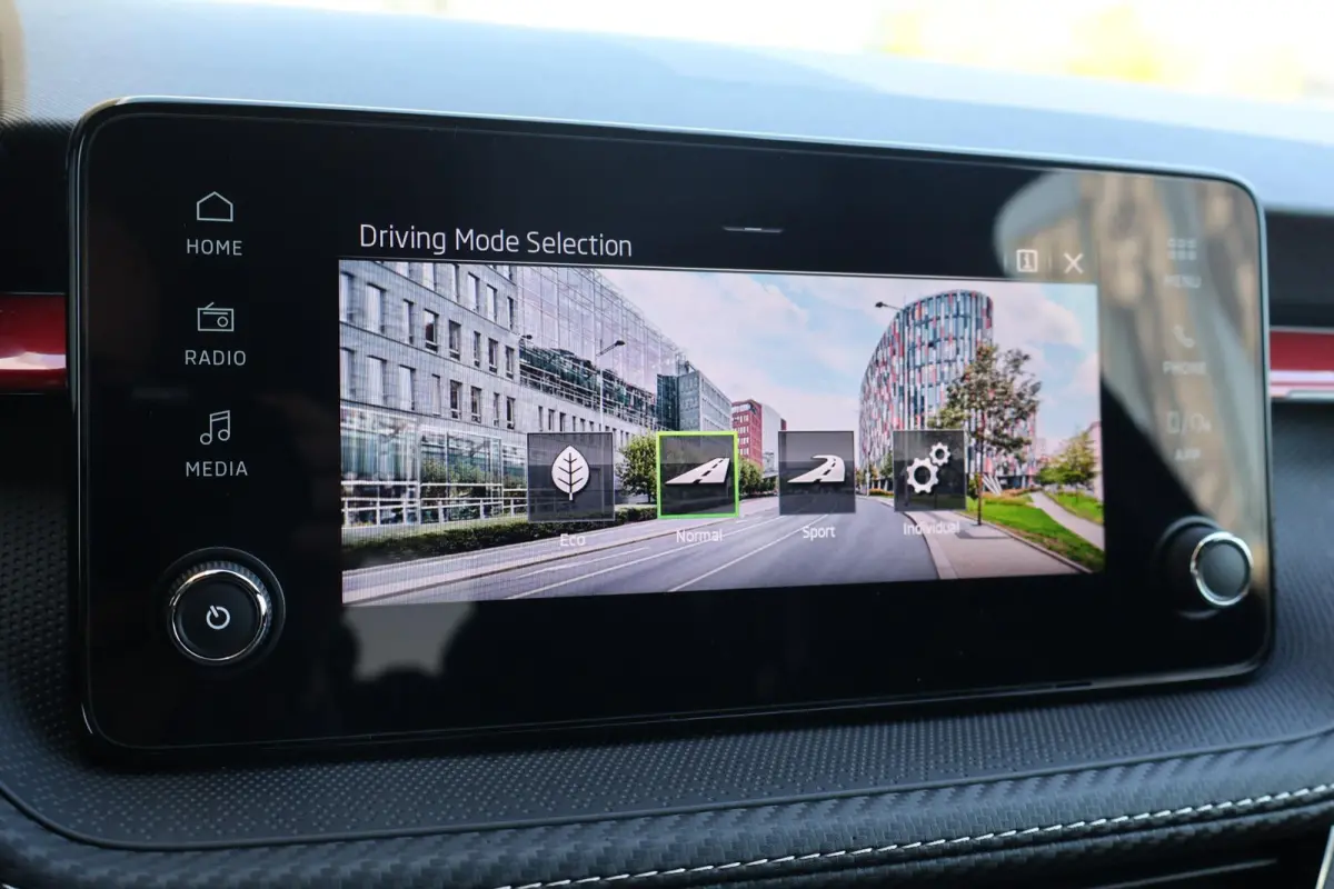 1.0 TSI 115pk DSG Monte Carlo | Camera | Adaptive Cruise | PDC | Apple Carplay | Stoelverwarming
