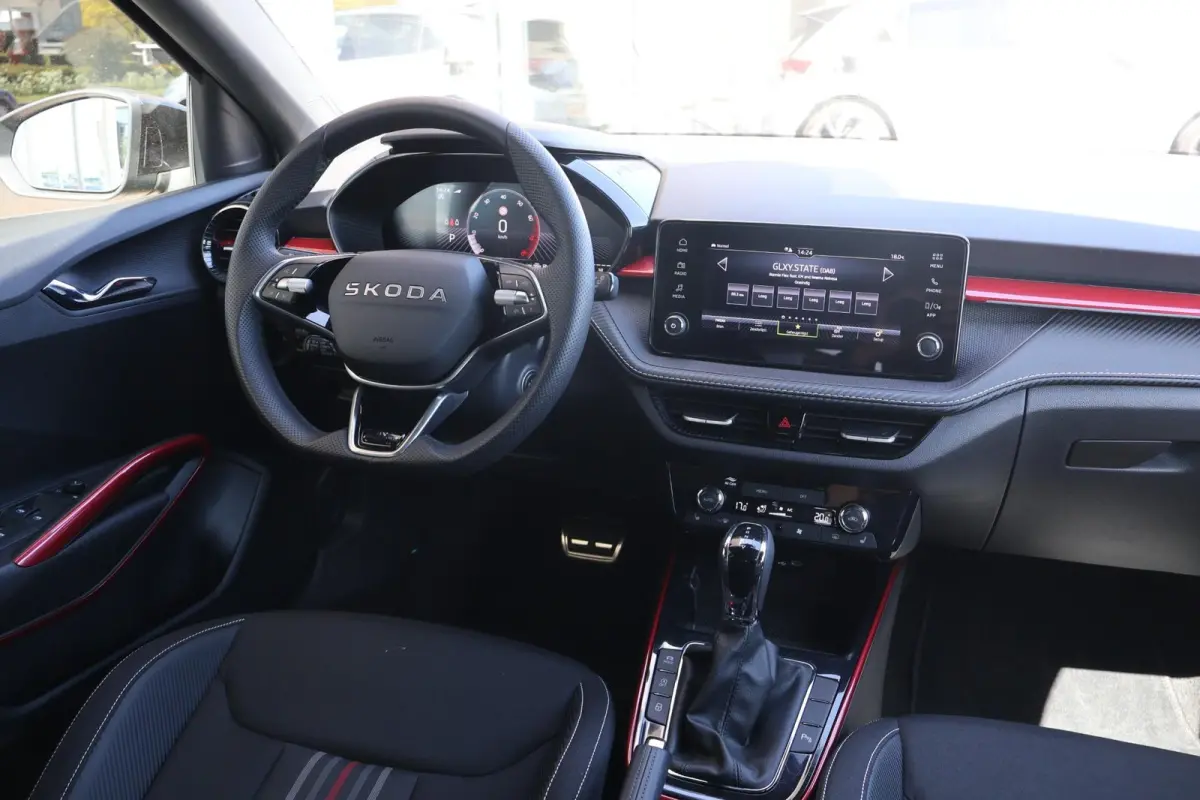1.0 TSI 115pk DSG Monte Carlo | Camera | Adaptive Cruise | PDC | Apple Carplay | Stoelverwarming