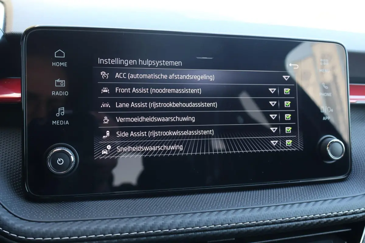 1.0 TSI 115pk DSG Monte Carlo | Camera | Adaptive Cruise | PDC | Apple Carplay | Stoelverwarming