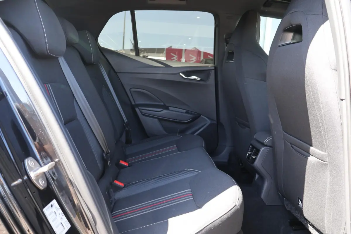 1.0 TSI 115pk DSG Monte Carlo | Camera | Adaptive Cruise | PDC | Apple Carplay | Stoelverwarming