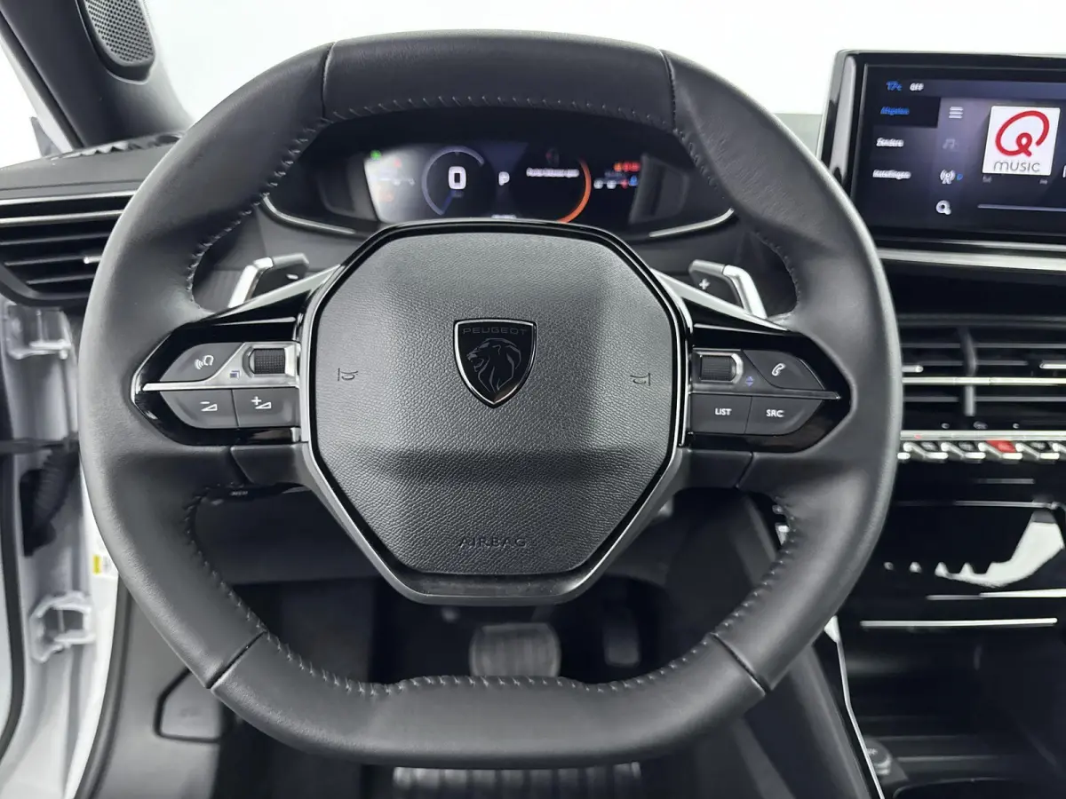 SUV 145pk Hybrid Allure | TOT 8 JAAR GARANTIE | Navigatie | 360 Camera | Adaptieve Cruise Control | 17"LMV | Dodehoekdetectie | CarPlay
