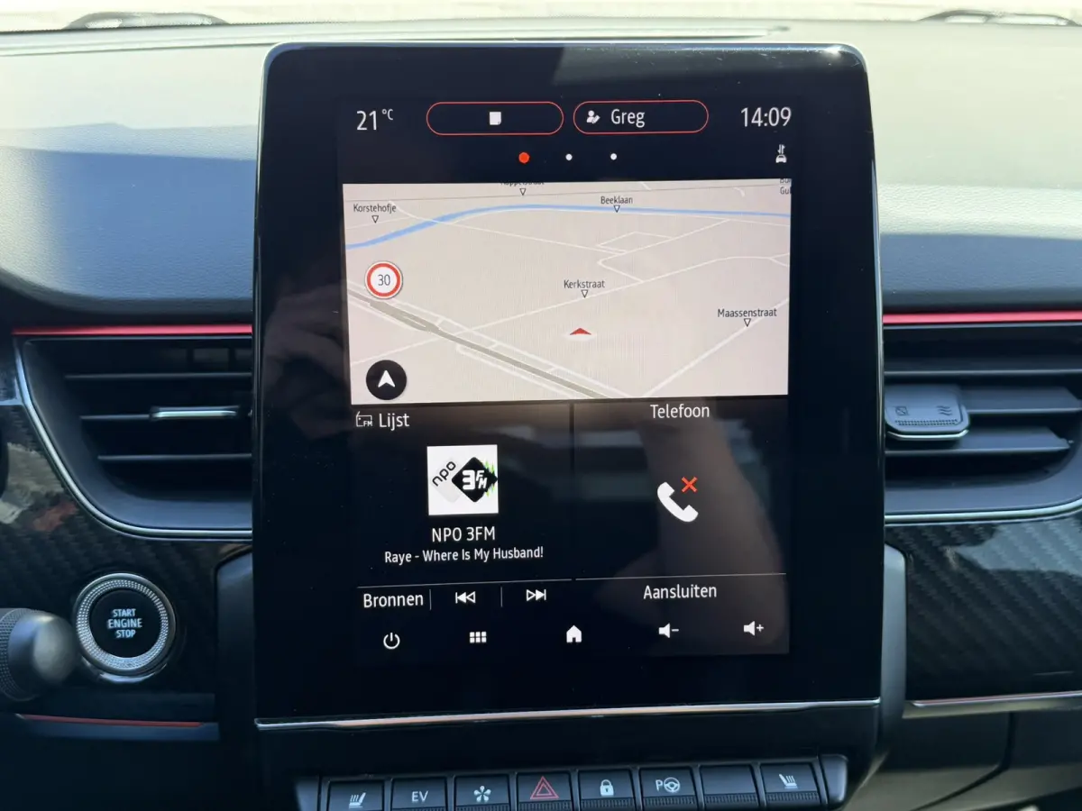 1.6 E-Tech Hybrid R.S. Line Camera + PDC Stoel-Stuur verwarming Carplay Navigatie Elektrische stoelen
