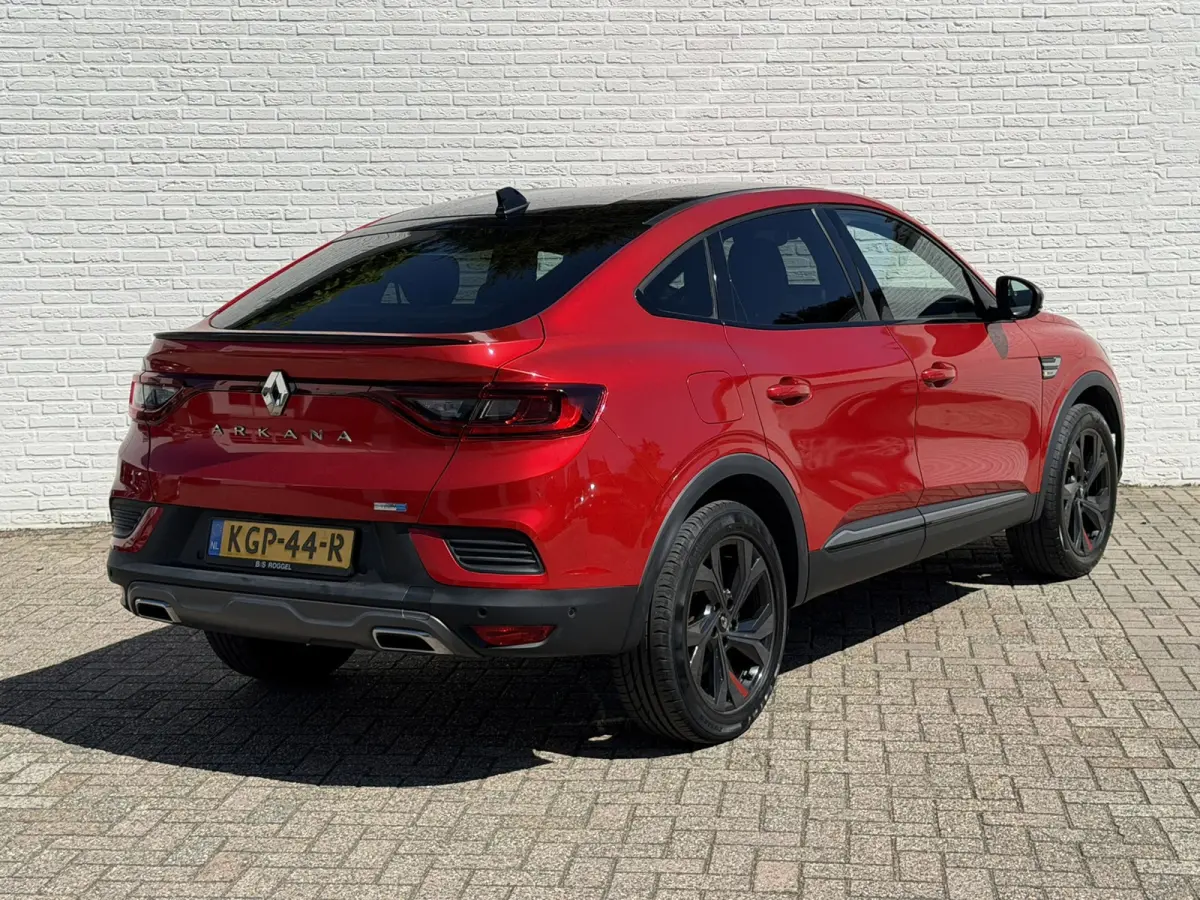 1.6 E-Tech Hybrid R.S. Line Camera + PDC Stoel-Stuur verwarming Carplay Navigatie Elektrische stoelen
