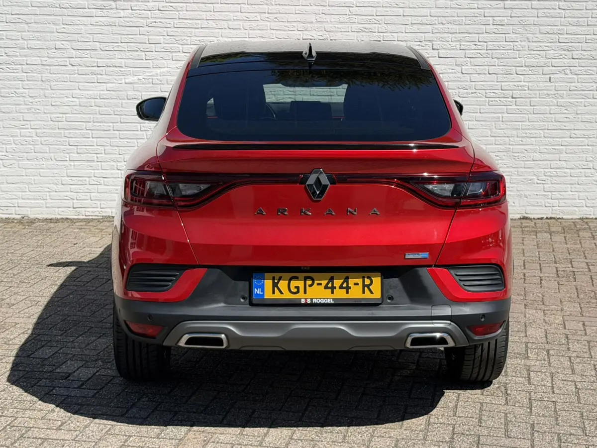 1.6 E-Tech Hybrid R.S. Line Camera + PDC Stoel-Stuur verwarming Carplay Navigatie Elektrische stoelen