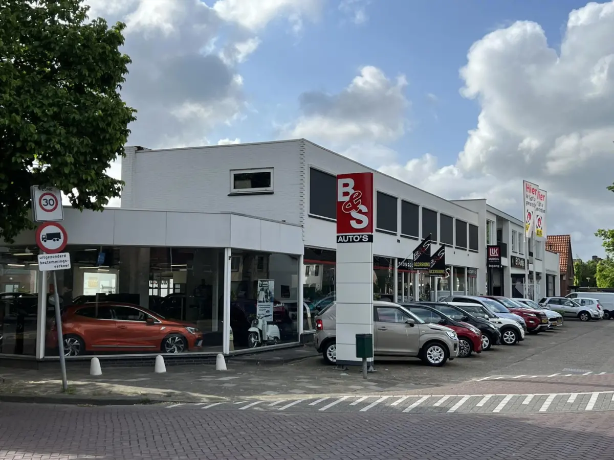 1.6 E-Tech Hybrid R.S. Line Camera + PDC Stoel-Stuur verwarming Carplay Navigatie Elektrische stoelen
