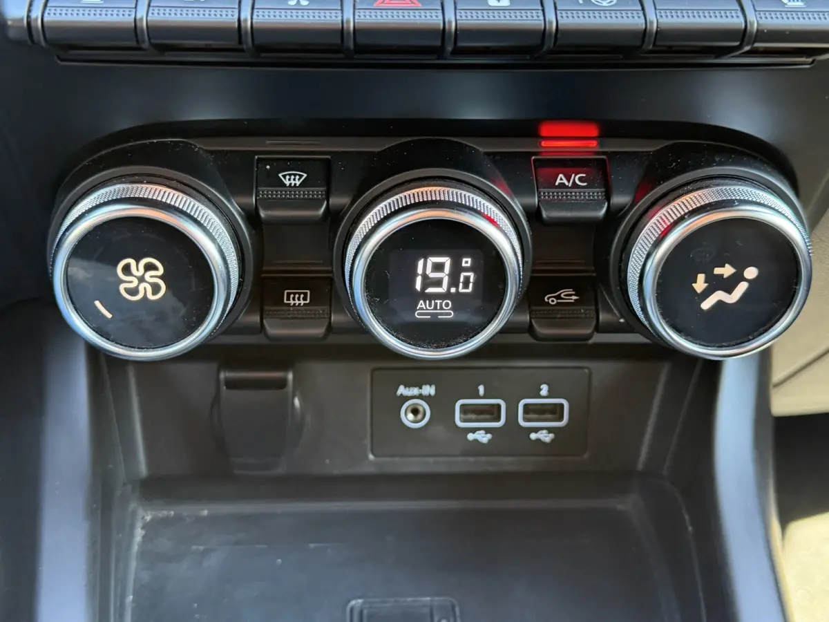 1.6 E-Tech Hybrid R.S. Line Camera + PDC Stoel-Stuur verwarming Carplay Navigatie Elektrische stoelen