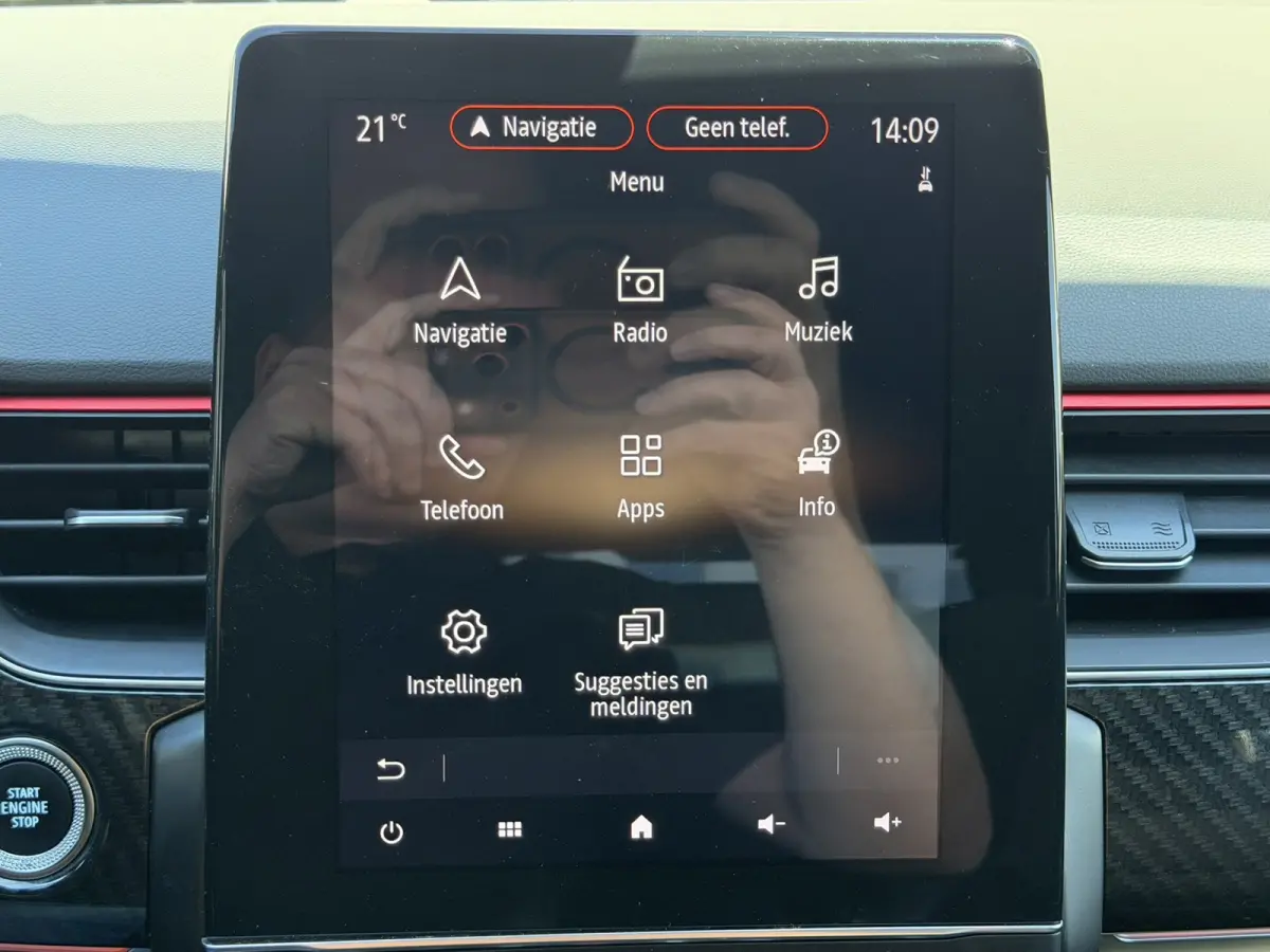 1.6 E-Tech Hybrid R.S. Line Camera + PDC Stoel-Stuur verwarming Carplay Navigatie Elektrische stoelen