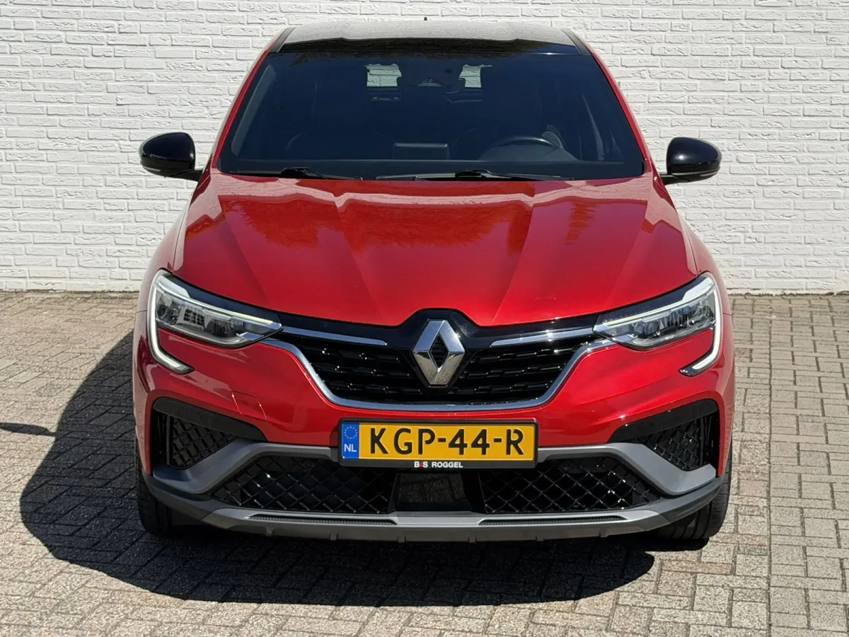 1.6 E-Tech Hybrid R.S. Line Camera + PDC Stoel-Stuur verwarming Carplay Navigatie Elektrische stoelen