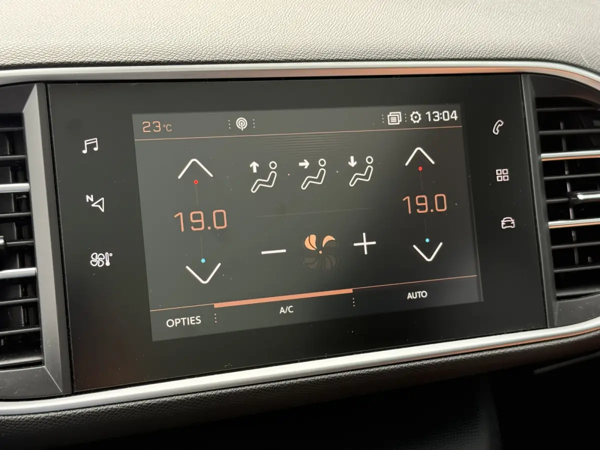 BWJ 2019 1.2 131 PK Blue Lease Premium NIEUWE DISTR.RIEM!! AUTOMAAT | PANORAMA | LEDER | CLIMA | ANDROID AUTO | APPLE CARPLAY | MULTIFUNCT. STUUR