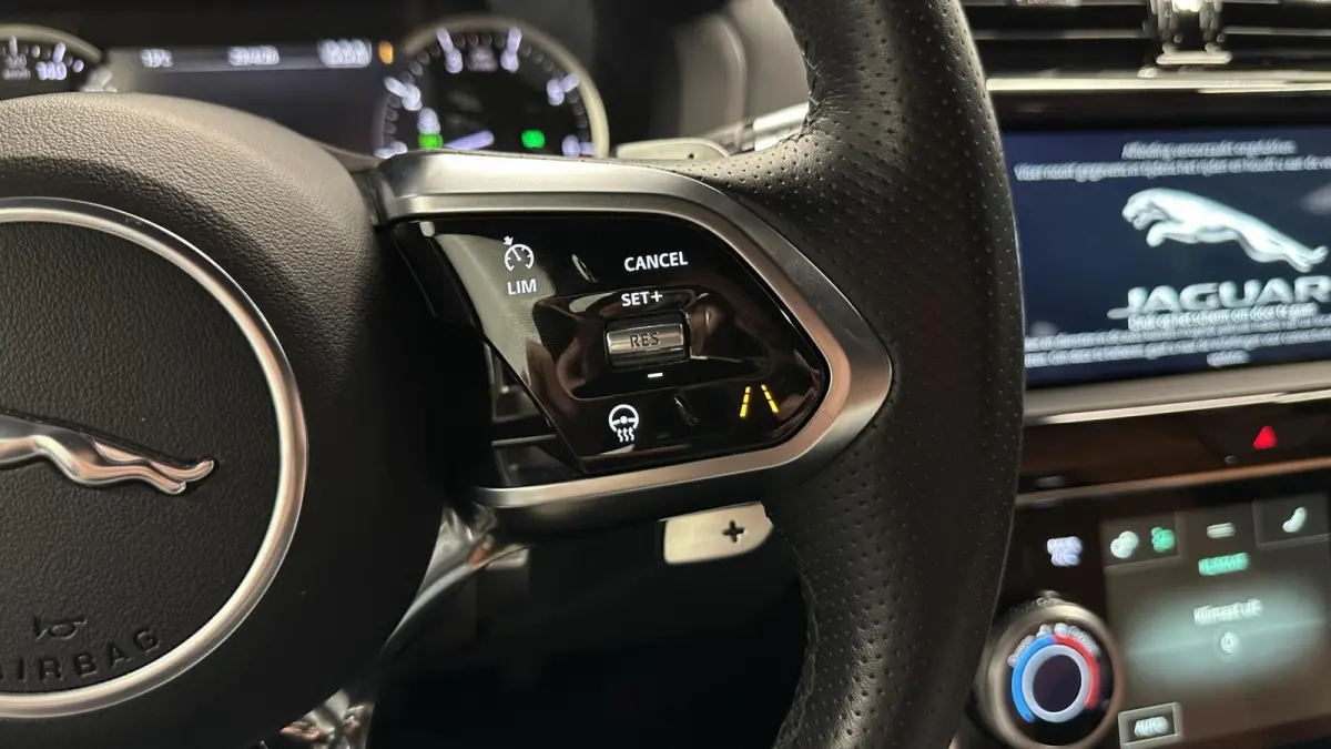 2.0 P250 R-Dynamic HSE NAVI LEER CAMERA CARPLAY.