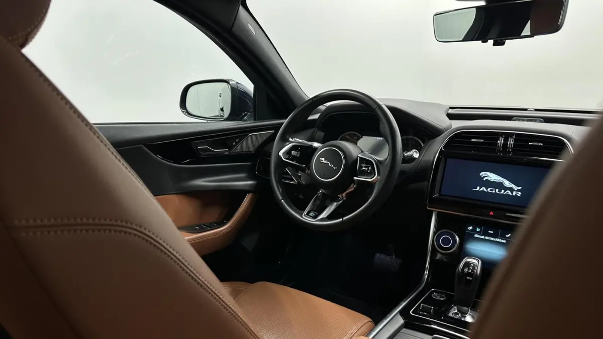 2.0 P250 R-Dynamic HSE NAVI LEER CAMERA CARPLAY.