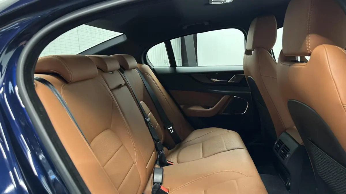 2.0 P250 R-Dynamic HSE NAVI LEER CAMERA CARPLAY.