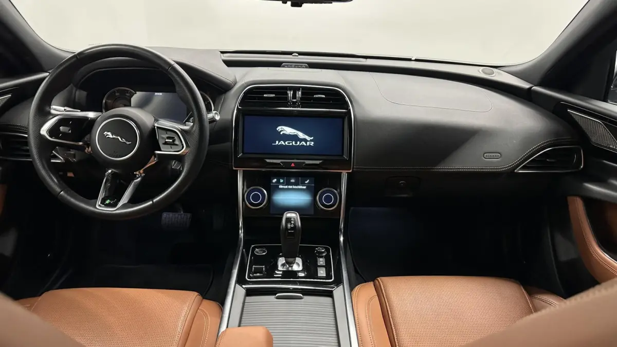 2.0 P250 R-Dynamic HSE NAVI LEER CAMERA CARPLAY.