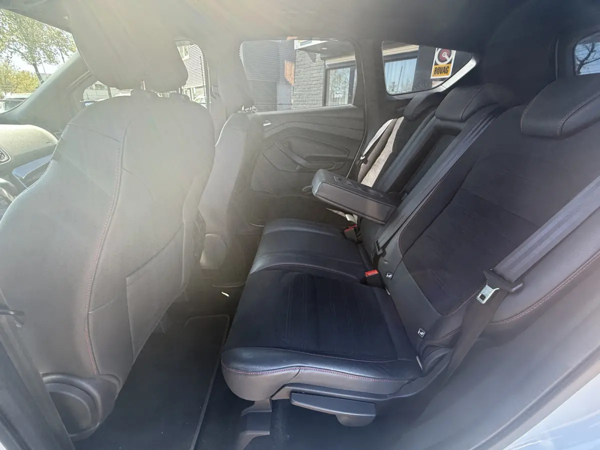 2.0 ST-Line automaat 4x4 243 pk Apple carplay camera climate ctr cruise ctr elktr trekhaak half leder/alcantara lmv 19 inch keyless entry dealer onderhouden