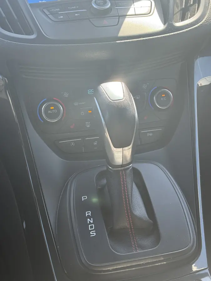2.0 ST-Line automaat 4x4 243 pk Apple carplay camera climate ctr cruise ctr elktr trekhaak half leder/alcantara lmv 19 inch keyless entry dealer onderhouden