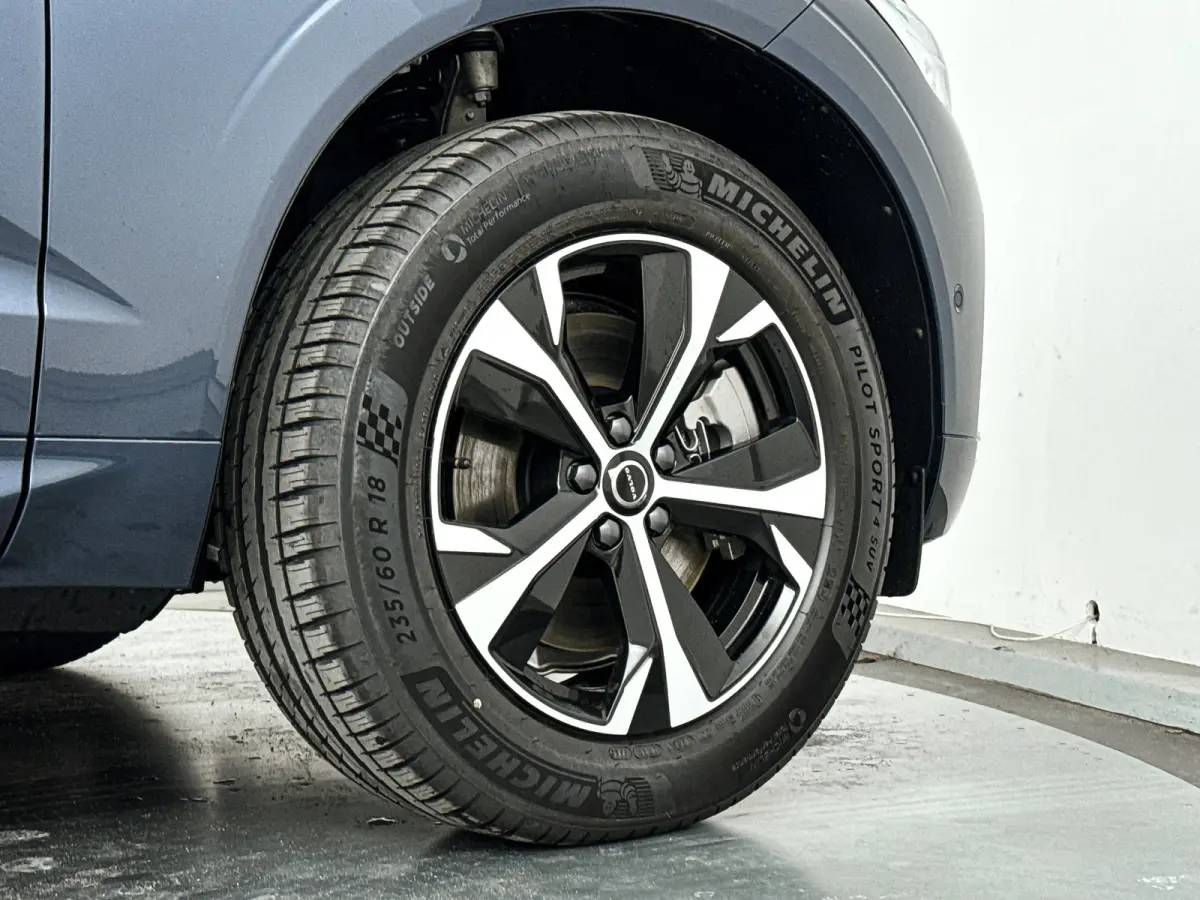 T6 Plug-in hybrid AWD Business Edition | 360° camera | Harman Kardon | Stoel- en Stuurverwarming