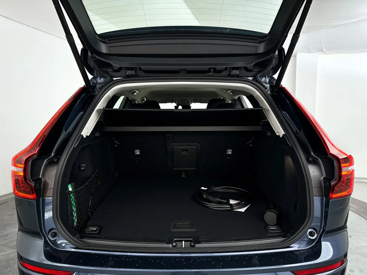 T6 Plug-in hybrid AWD Business Edition | 360° camera | Harman Kardon | Stoel- en Stuurverwarming