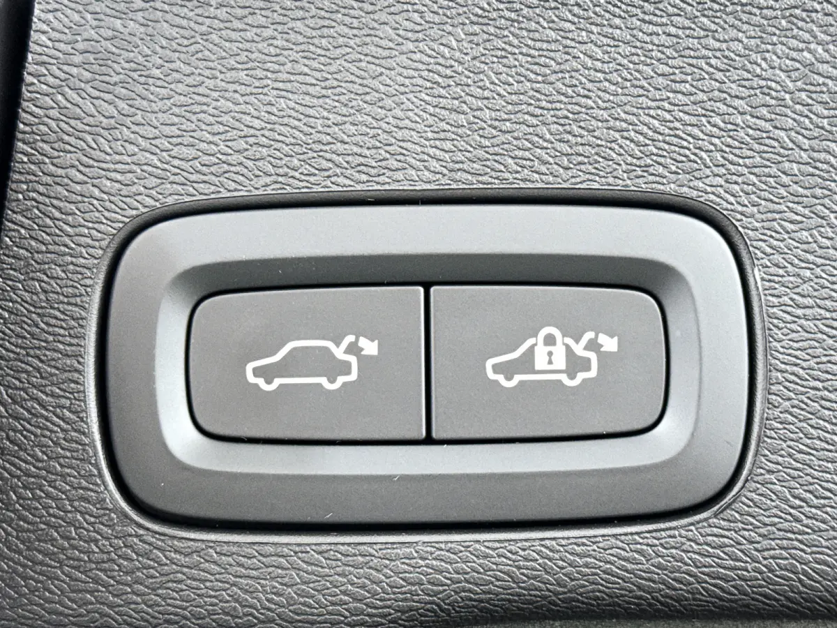 T6 Plug-in hybrid AWD Business Edition | 360° camera | Harman Kardon | Stoel- en Stuurverwarming