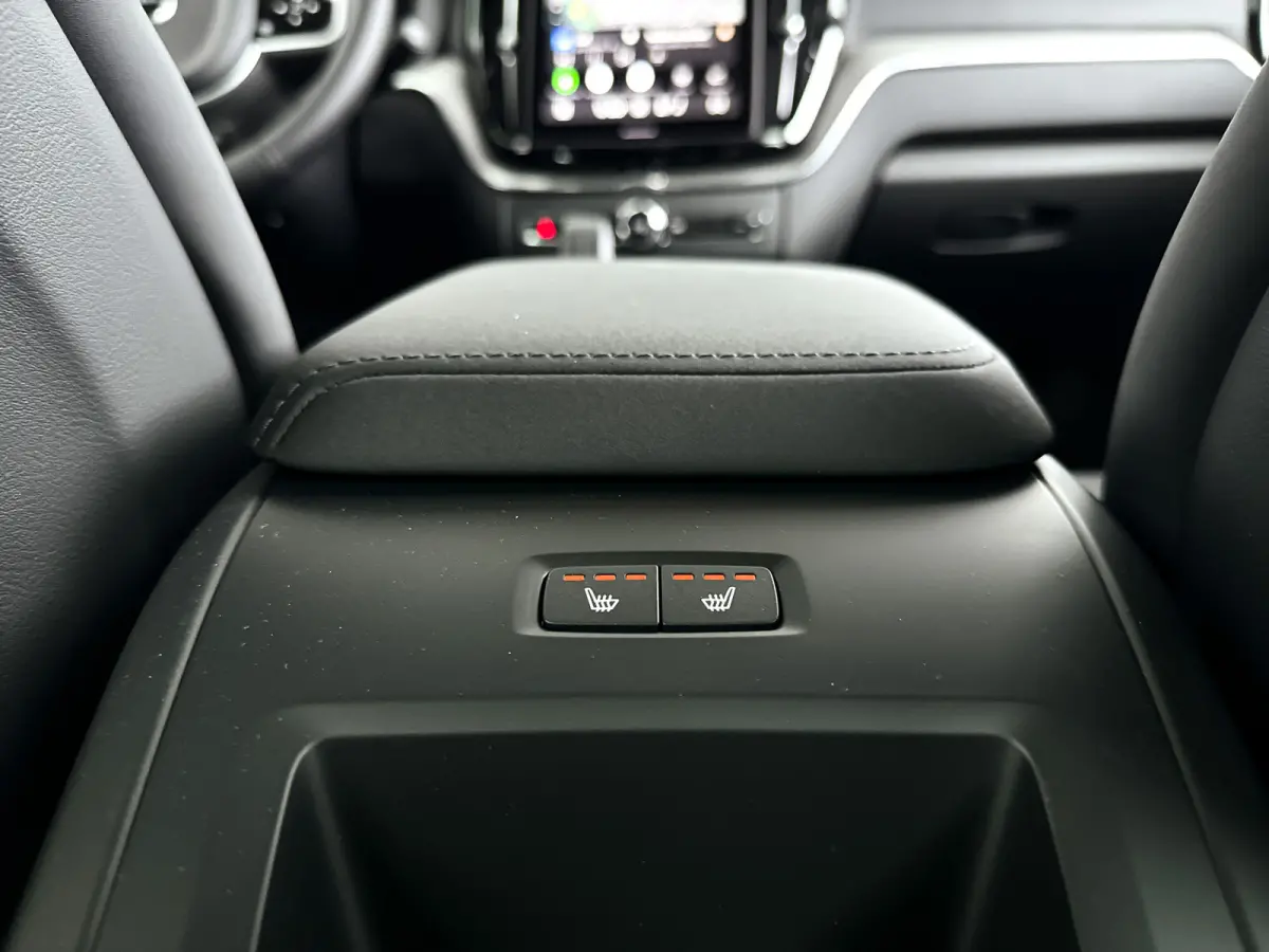 T6 Plug-in hybrid AWD Business Edition | 360° camera | Harman Kardon | Stoel- en Stuurverwarming