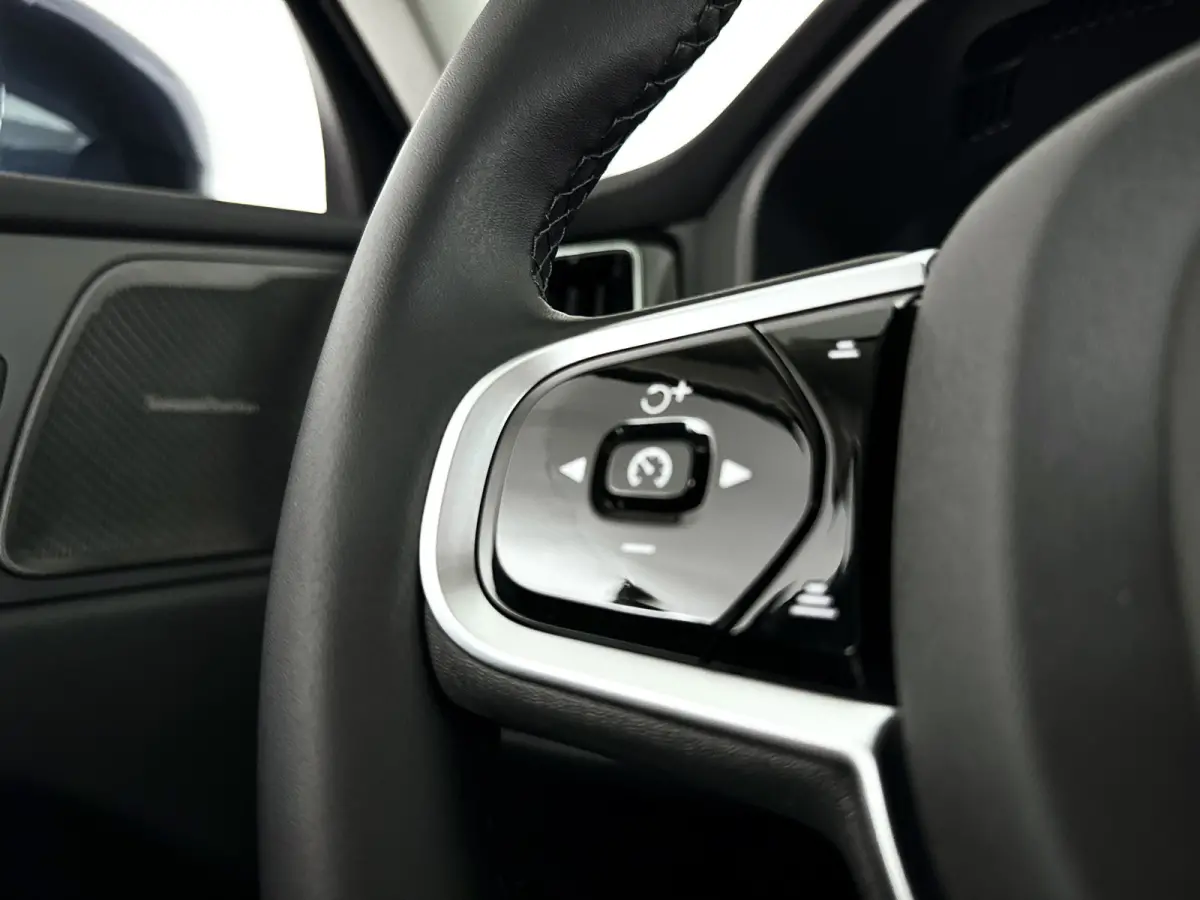 T6 Plug-in hybrid AWD Business Edition | 360° camera | Harman Kardon | Stoel- en Stuurverwarming