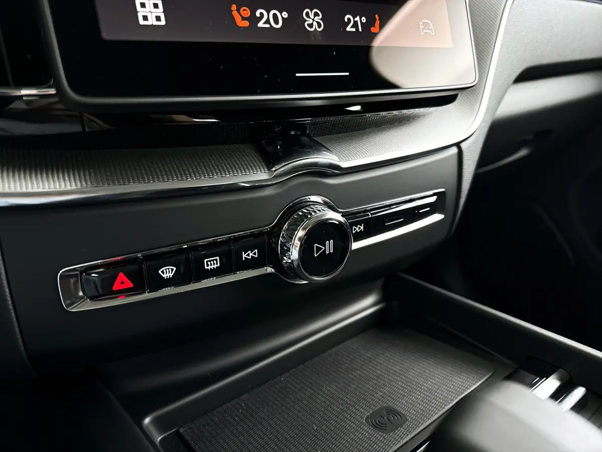 T6 Plug-in hybrid AWD Business Edition | 360° camera | Harman Kardon | Stoel- en Stuurverwarming